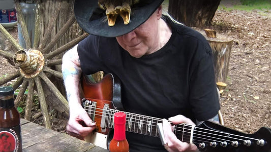 BLUES GUITAR LEGEND JOHNNY WINTER - CONVERSATIONS @ THE PIT .